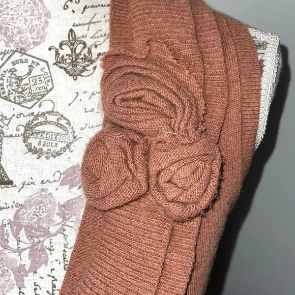 Banana Republic Petite Small Rose Sweater Vest - Picture 2 of 6